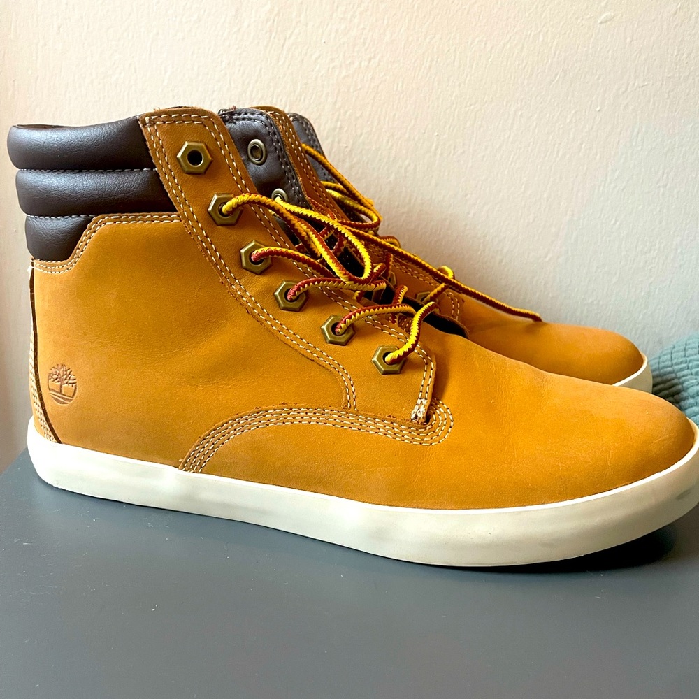 Brand new Timberland Sneaker Boot